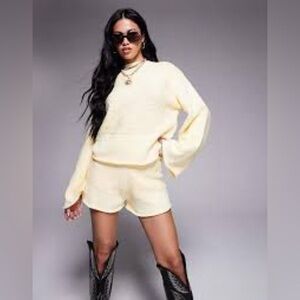 Princess Polly Cheyenne Yellow Textured Knit Shorts Size L/XL NWOT